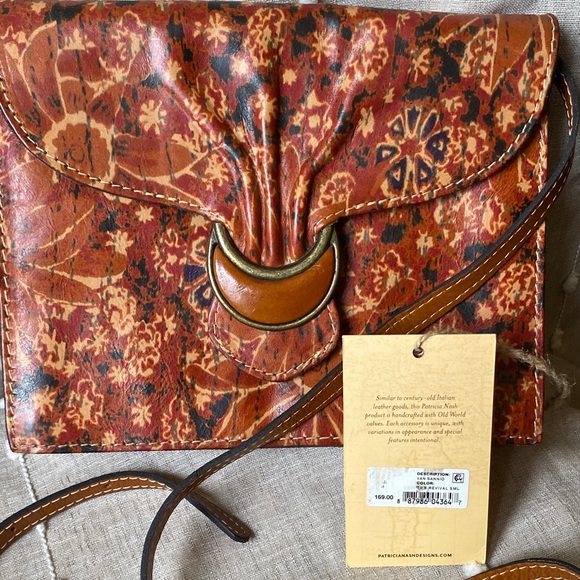 Patricia Nash Handbags - Patricia Nash Burnt Red & Orange Paisley 70’s Revival Van Sannio Crossbody Bag